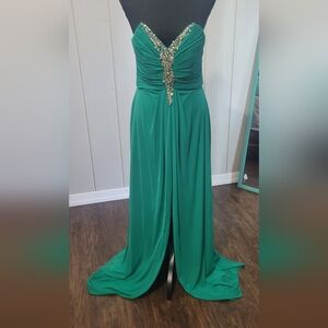 Elegant Green Strapless Evening Gown
